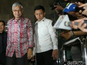 9 Jam Diperiksa KPK, Gubernur Sultra Nur Alam Tak Ditahan