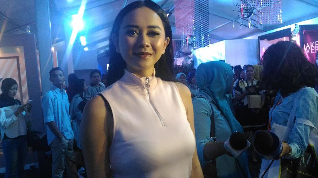 Putus, Bagaimana Hubungan Aura Kasih dan Glenn Fredly?