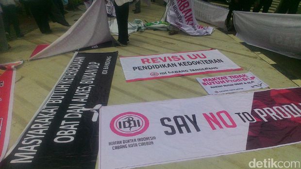 Demo serupa juga digelar di Jakarta