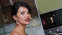 Selain cantik, Farah juga dikenal sebagai chef yang kerap tampil seksi. Pool/Ismail/detikFoto.