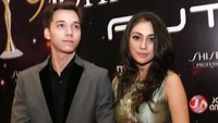 Pria berusia 23 tahun itu terlihat menggandeng Celine di acara tersebut. Pool/Palevi S/detikFoto.