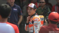 Sedangkan pembalap MotoGP dari Honda satu lagi Dani Pedrosa, ternyata tidak dapat hadir karena kejadian di balap MotoGP beberapa waktu lalu. Pedrosa karena cedera ya jadinya ga bisa dateng, ujar Margono.