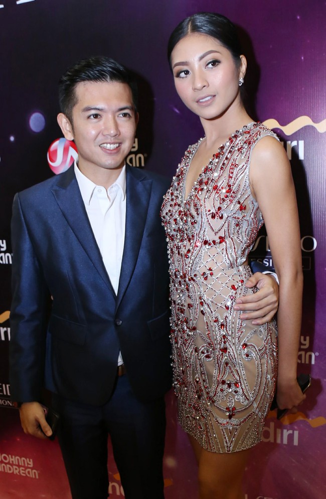 Runner-up 1 Puteri Indonesia 2011, Liza Elly Purnamasari pernah menikah dengan Nicky Tirta pada tahun 2012. Nicky Tirta sendiri cukup terkenal dengan kemampuan memasak yang dimilikinya. Nicky  pernah punya acara masak dengan dia sendiri yang menjadi chefnya. Namun sayang peernikahan Nicky Tirta dan Liza tidak bertahan lama. Keduanya bercerai di tahun 2017. Foto: Palevi S/detikHOT