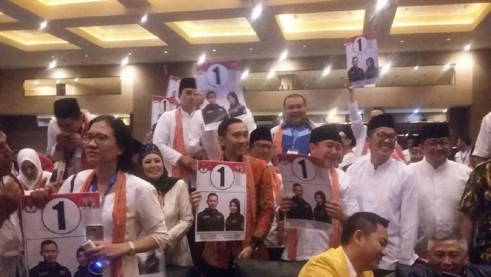 Yel-yel Pendukung Agus-Sylvi: PPP Agus! PPP Agus! Bukannya Ahok!