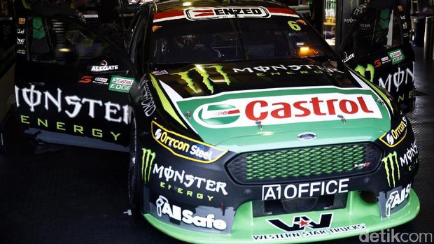 Di Balik Hingar Bingar Balapan V8 Supercars