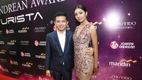 Mereka terlihat serasi dan mesra. Pool/Palevi S/detikFoto.