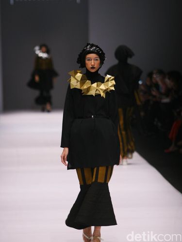 Wajik dan Kuda Lumping 'Kediri' Jadi Inspirasi Busana di Jakarta Fashion Week