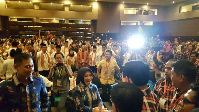 Meriahnya Adu Yel-yel Pendukung 3 Cagub DKI di Pengundian Nomor Urut