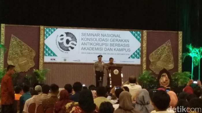 Wapres JK Buka Anti Corruption Summit  2016 di UGM Yogyakarta