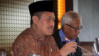 Ketua Komisi Yudisial (KY) Aidul Fitriciada saat menyampaikan dua nama calon hakim ad hoc Hubungan Industrial di MA kepada DPR.