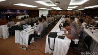 Polri juga masih berkoordinasi dengan Kementerian Hukum dan HAM serta Mahkamah Agung untuk finalisasi regulasi rencana kebijakan itu.