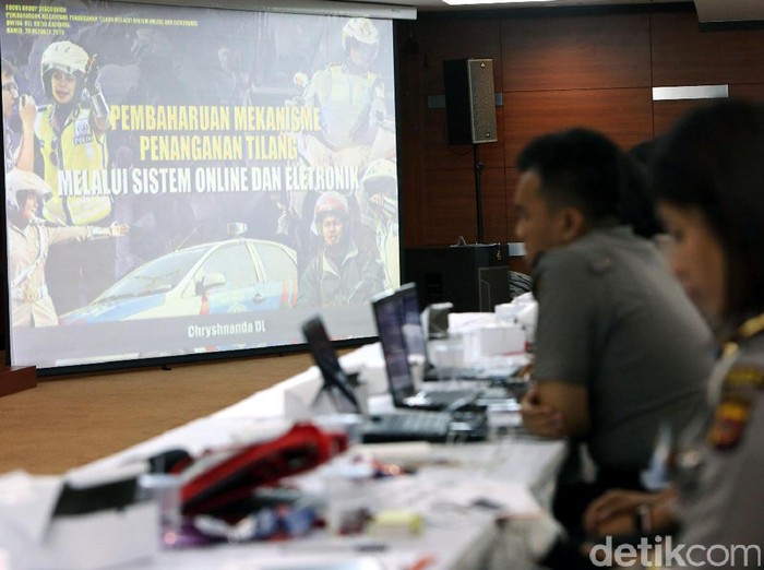 Polisi Luncurkan Tilang Elektronik 16 Desember