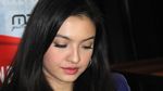 Raline Shah Lagi Lihat Apa Sih?
