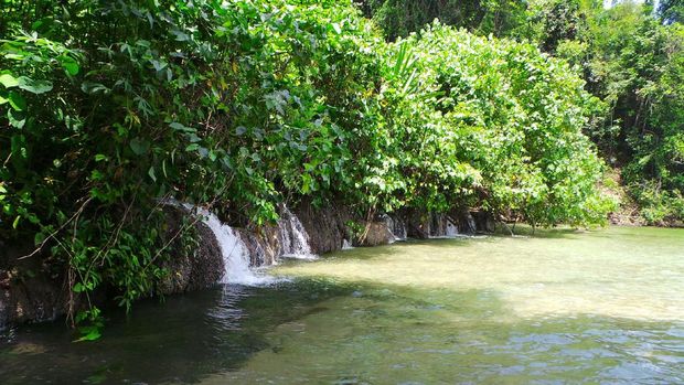 Air Terjun Arawai yang kecil dan berderet-deret (Wahyu/detikTravel)