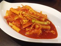 Mu Gung Hwa: Enaknya Ngemil Tteokbokki Pedas Bersama Gimari Renyah di Supermarket Korea