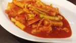 Nyam! Ada Tteokbokki Pedas dan Gimari Renyah di Supermarket Korea Ini