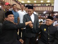  Cairkan Suasana Pengambilan Nomor Urut, 3 Cagub Aceh Salam Komando Bareng
