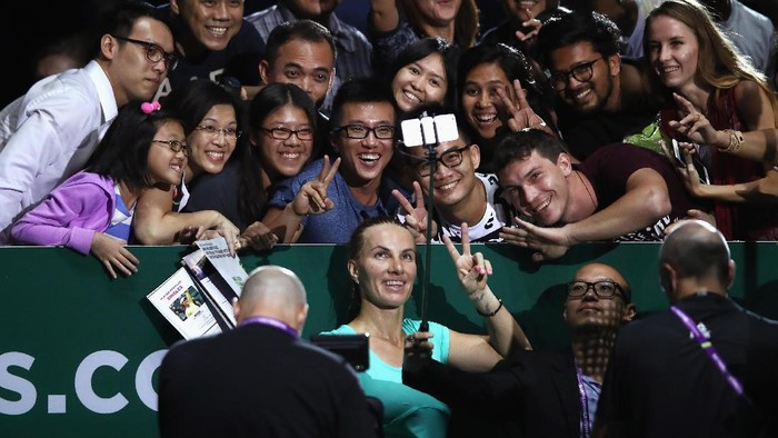 Tuah Potong Rambut di Tengah Pertandingan Buat Kuznetsova