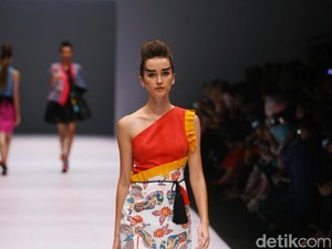Wajik dan Kuda Lumping Kediri Jadi Inspirasi Busana di Jakarta Fashion Week