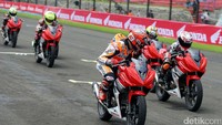 Marquez adu cepat dengan 16 pebalap muda Astra Honda Racing School (AHRS).