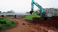 Pembanguan Tol Cijago terhambat karena masih ada warga yang menolak untuk pindah.