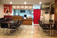Mu Gung Hwa: Enaknya Ngemil Tteokbokki Pedas Bersama Gimari Renyah di Supermarket Korea