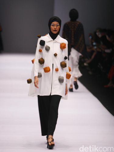 Wajik dan Kuda Lumping 'Kediri' Jadi Inspirasi Busana di Jakarta Fashion Week