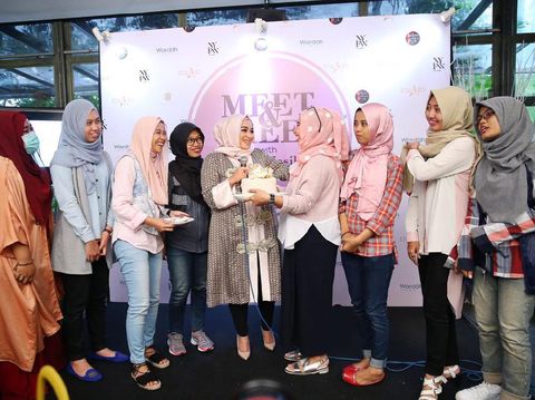 Sukses di NY, Anniesa Hasibuan Akan Tampilkan Koleksi D'Jakarta di JFW 2017