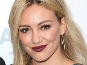 Heboh Hilary Duff Minum Jus Plasenta, 5 Artis Ini Juga Mengonsumsinya
