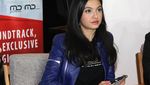 Raline Shah Lagi Lihat Apa Sih?