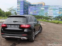 Menguji Mercy GLC 250, Si Mewah nan Tangguh