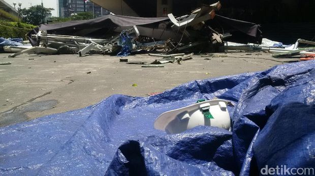 Remuk, Begini Penampakan Gondola Jatuh di Intiland Sudirman