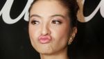 Sst.. Raline Shah Rangkul Siapa Tuh?