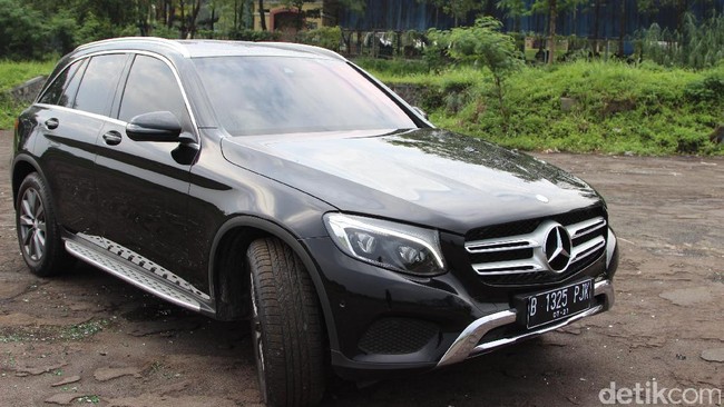 Menguji Mercy GLC 250, Si Mewah nan Tangguh