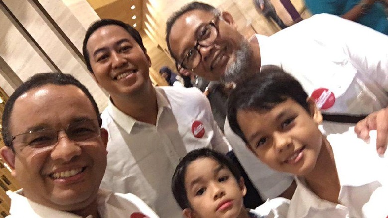 Melihat Kedekatan Anies Baswedan dengan Bambang Widjojanto Melihat Kedekatan Anies Baswedan dengan Bambang Widjojanto