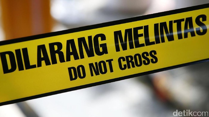 Garis Polisi Dilarang Melintas