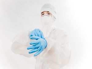 Kurangi Produksi Baju, Cotton Ink Bikin 10 Ribu APD untuk Tenaga Medis