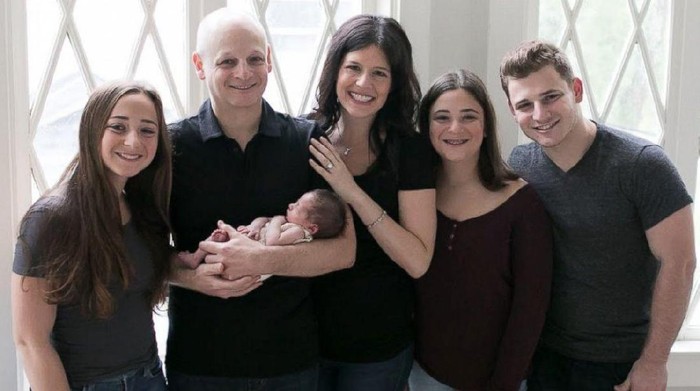 Khawatir Wariskan Gen Kanker, Perempuan Ini Jalani Pembuahan Berbantu