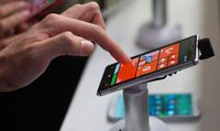 Mau Rilis Surface Phone, Microsoft?