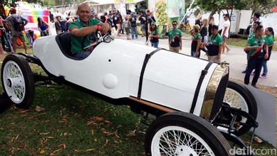 Mobil Touring Jadul Tahun 1912