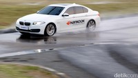 Detikoto menjajal ban Run Flat milik Hankook di dua sirkuit berbeda yang ada di Daejeon, Korea Selatan.