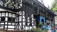 Farm House Lembang barangkali masuk ke dalam daftar destinasi wisata paling Instagenic di Bandung. Banyak sudut obyek wisata ini yang asyik untuk tempat foto-foto (Ari Saputra/detikTravel)