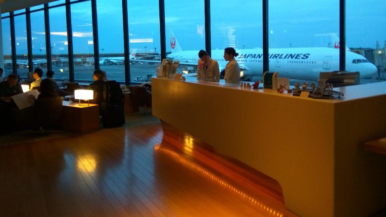 Bersantai di Lounge Eksklusif Japan Airlines Ada 