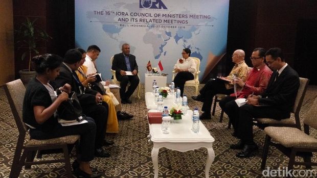  Pertemuan Menlu Sri Lanka Mangala Samaraweera bersama Menlu Retno Marsudi di Nusa Dua, Bali, Rabu (26/10/2016)