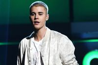 Beliebers! Gelas Bekas Minum Justin Bieber Ini Dilelang Rp 932 Juta