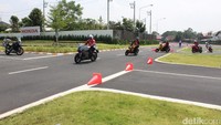 Riding menggunakan moge akan dimulai Kamis 27 Oktober besok. Sebelum itu, para peserta diajarkan terlebih dulu teknik berkendara moge yang aman di Safety Riding Center, Phuket - Thailand. Foto: PT Astra Honda Motor
