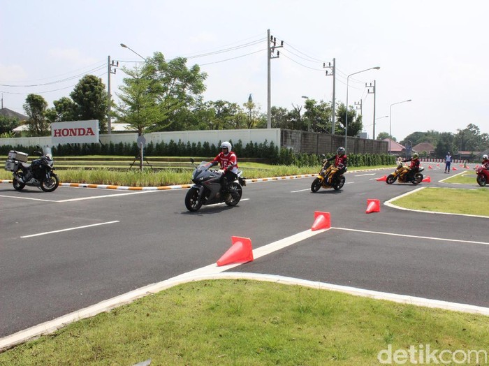 Touring Moge Lintas Negara, Pengendara Ingin Salurkan Hobi dan Pelajari Safety Riding