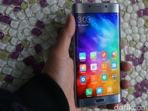 Mampukah Mi Note 2 & Mi Mix Bangkitkan Xiaomi?