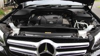 Kalau diperhatikan sekilas, sebenarnya Mercedes Benz GLC 250 4 Matic ini tak jauh beda dengan model-model SUV yang hadir di Indonesia yang tampak gagah, namun Mercy tetap menampilkan kesan mewah dan elegannya.