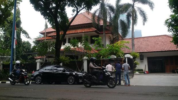 Cuti Kampanye, Djarot Angkut Barang dari Rumah Dinas ke Kontrakan